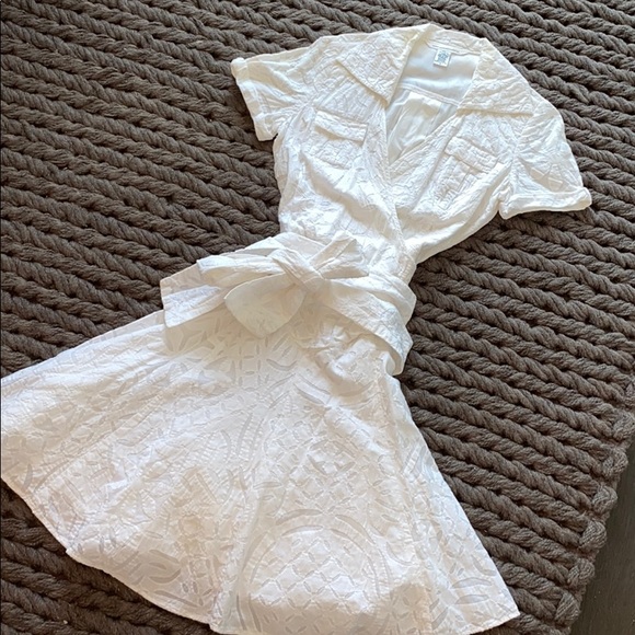 Diane Von Furstenberg Dresses & Skirts - DIANE VON FURSTENBERG 100% cotton dress